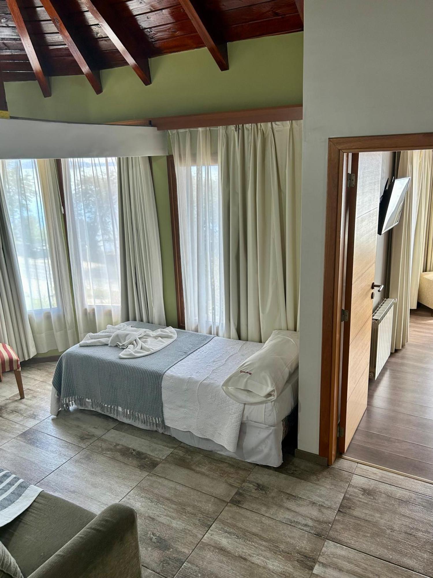 Bahia Paraiso Apart & Suites Сан-Карлос-де-Барилоче Экстерьер фото